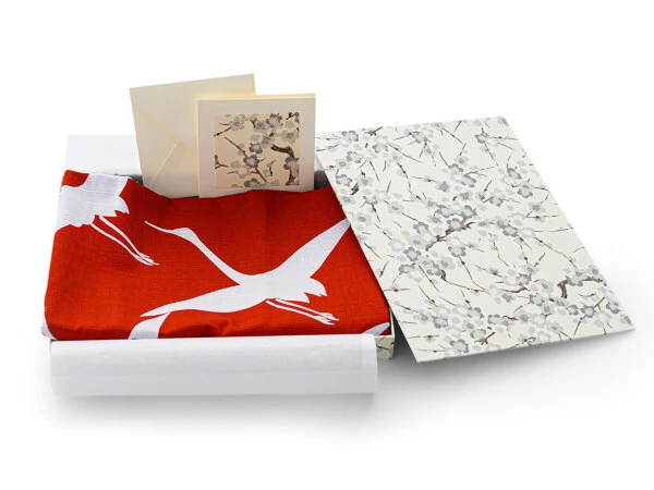 Geschenkset Chiyogami Mit Furoshiki Kuren M, Rot – Bild 8